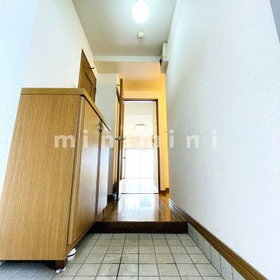 玄関　※写真は別号室のものですので現状優先とさせていただきます