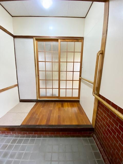 玄関　広々玄関