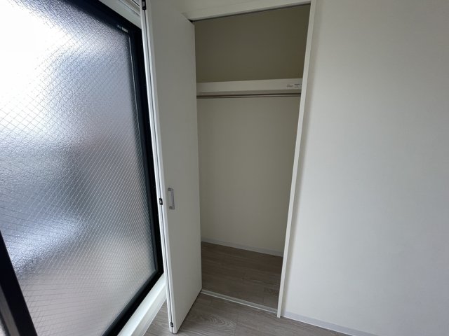 収納　同物件別号室の写真です。