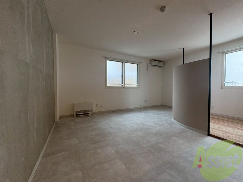 居室・リビング　広々としたリビングですね。使い勝手がよさそうですね！