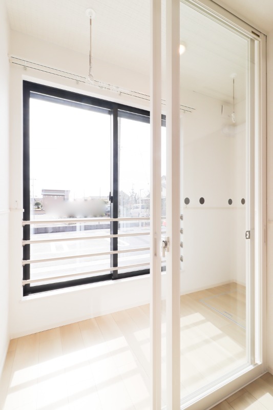 バルコニー　図面と現状に相違がある場合には現状を優先