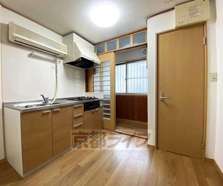居室・リビング　落ち着いた雰囲気のお部屋です
