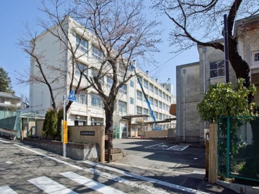 小学校　八王子市立 由木中央小学校（小学校）まで622m