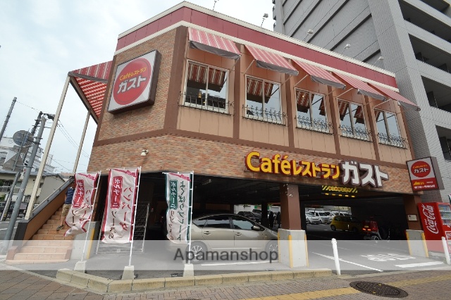 飲食店　ガスト（飲食店）まで647m