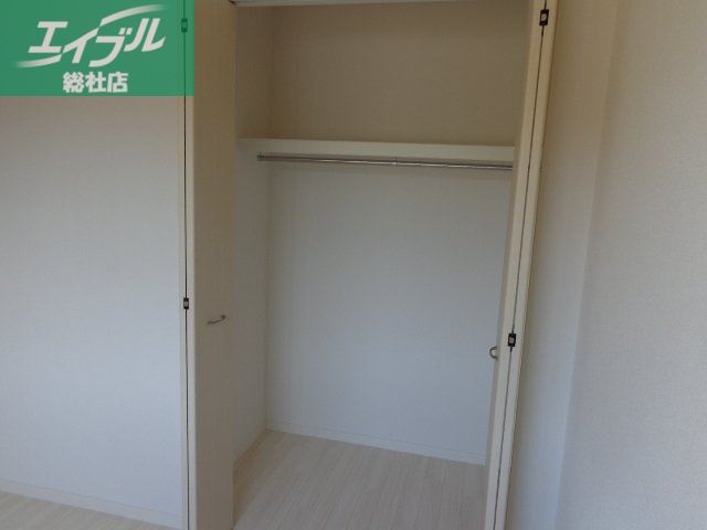 収納　北西側洋室収納