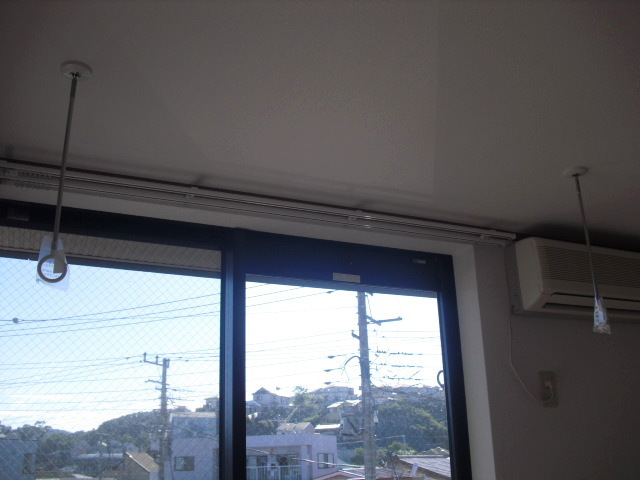 その他部屋・スペース　雨の日も安心　室内物干フック