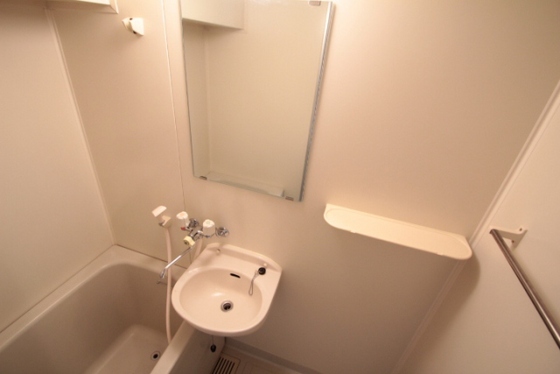 洗面設備　※別部屋の写真です