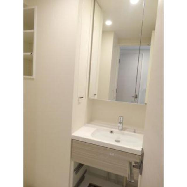 洗面設備　※写真は同タイプ住戸です。