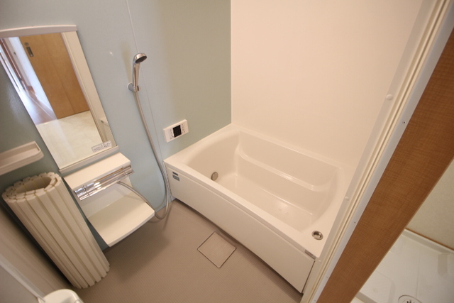 バス・シャワールーム　※他号室写真