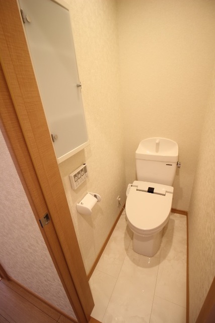 トイレ　※他号室写真