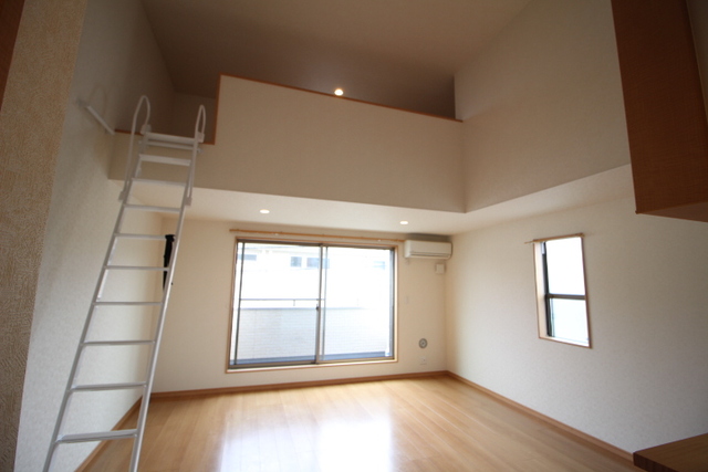 居室・リビング　※他号室写真