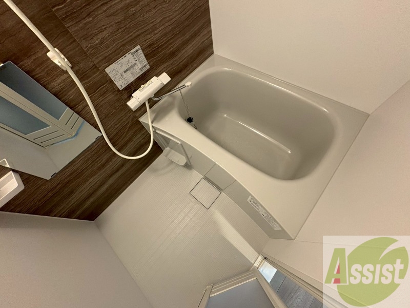 バス・シャワールーム　お風呂になります。一日の疲れを癒してくださいね。