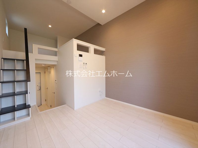 居室・リビング　洋室6.3帖　ロフト6.2帖（収納にも寝室にも使えます）