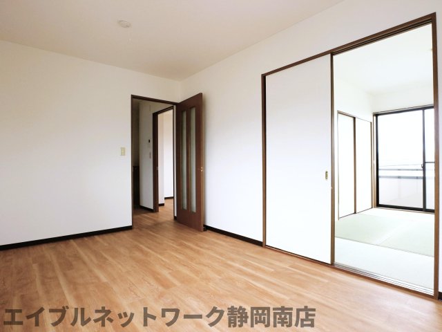 洗面設備　広い洗面スペース