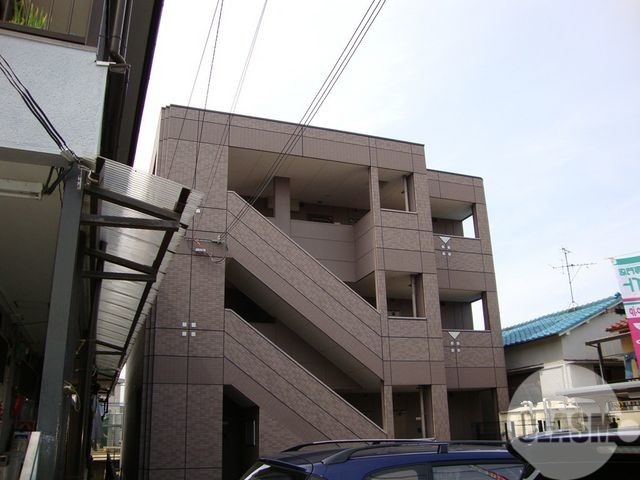 建物外観　周りは静かな住宅街です