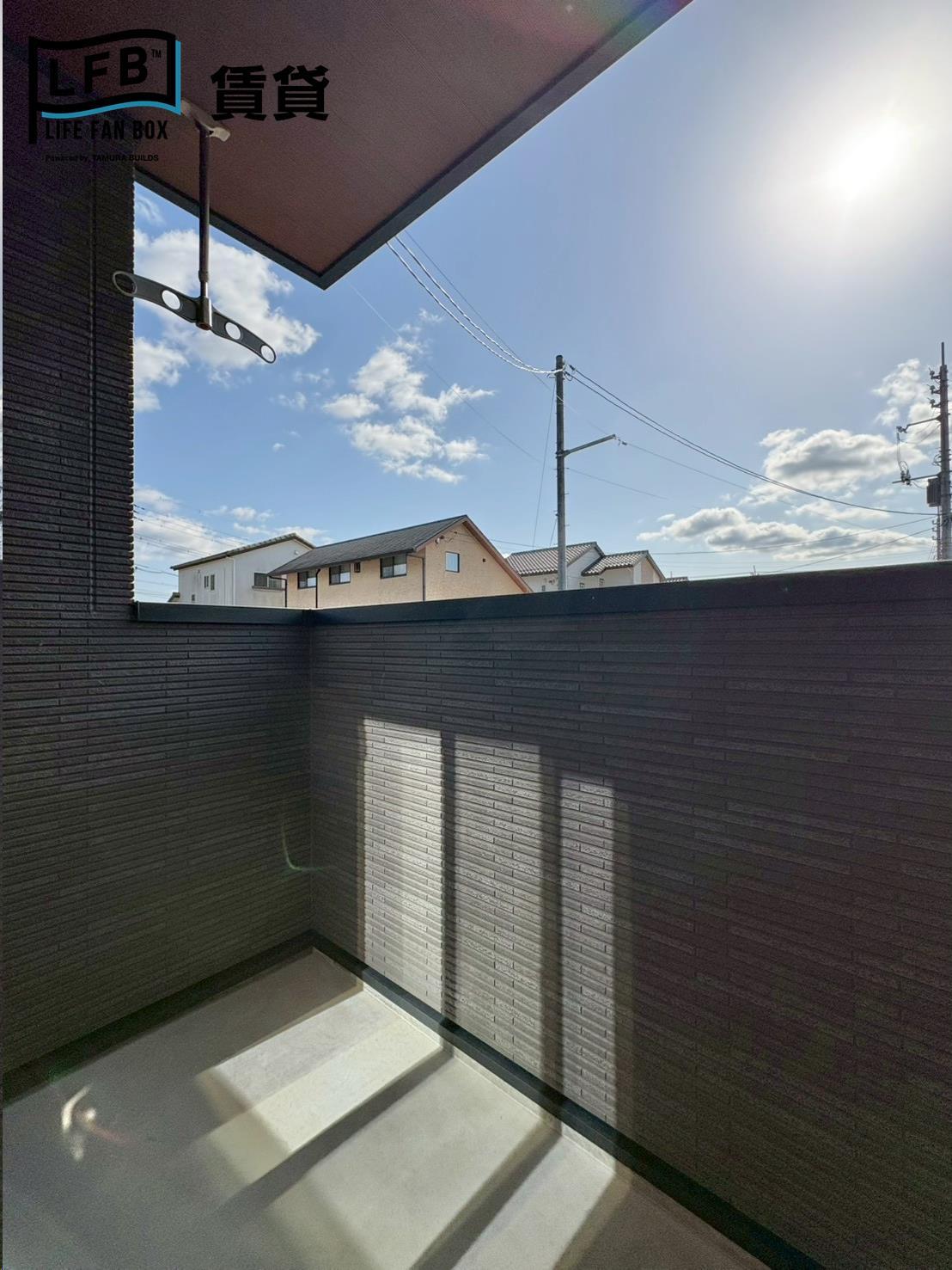 バルコニー　※同間取り101号室の室内写真です。壁紙や床の色など仕様が多