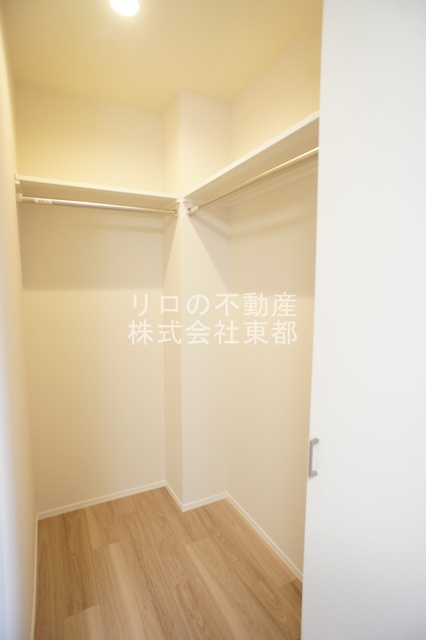 収納　奥行のあるウォークインクローゼットならお荷物多い方でも安心☆