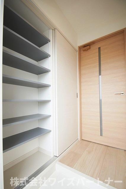 玄関　※同型タイプの為、現状優先