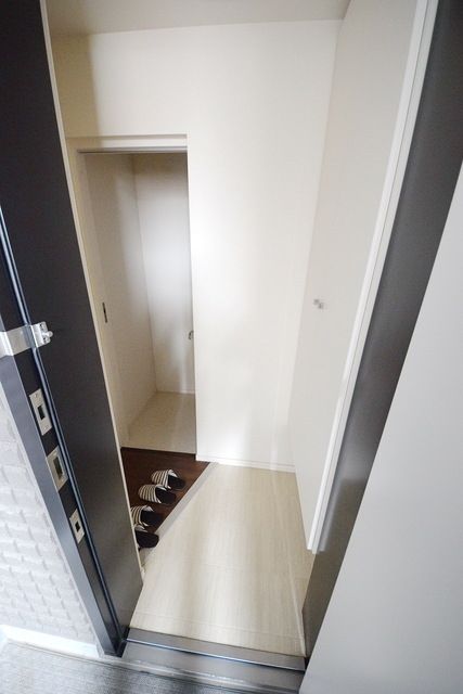 玄関　タウンハウジング府中店まで