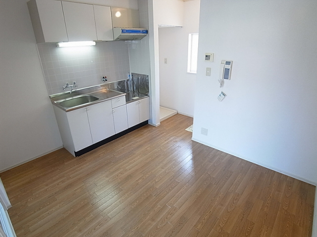 居室・リビング　非常にキレイな改装を施してます