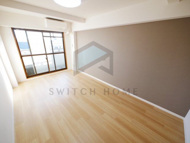 居室・リビング　アクセントクロスでお洒落な洋室です！