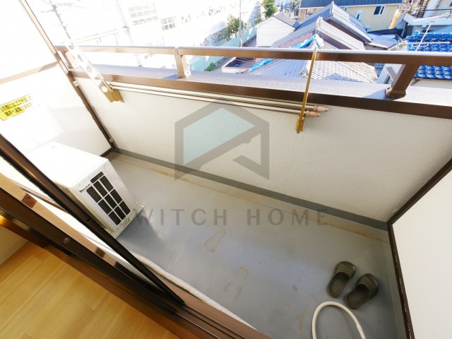 バルコニー　南向きの明るいバルコニーです！