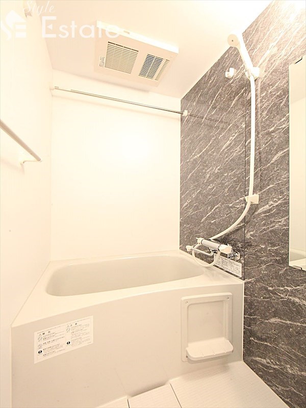 バス・シャワールーム　バスルーム