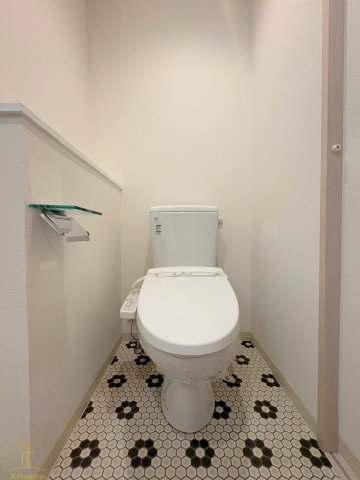 トイレ　アイボリーポワント難波WEST