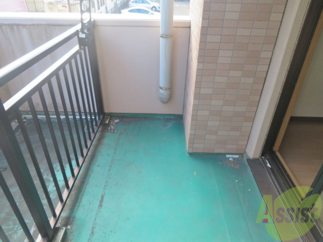 バルコニー　バルコニーは幅があり、広い印象を受けました。