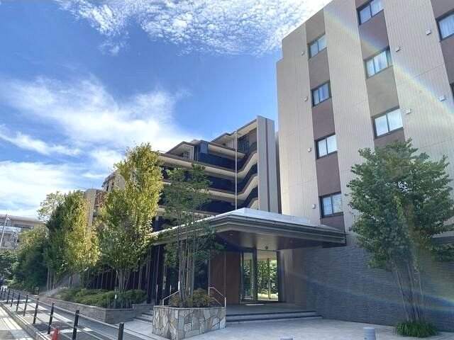 建物外観　オートロック完備