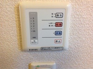 その他　浴室乾燥機で雨の日もお洗濯安心。