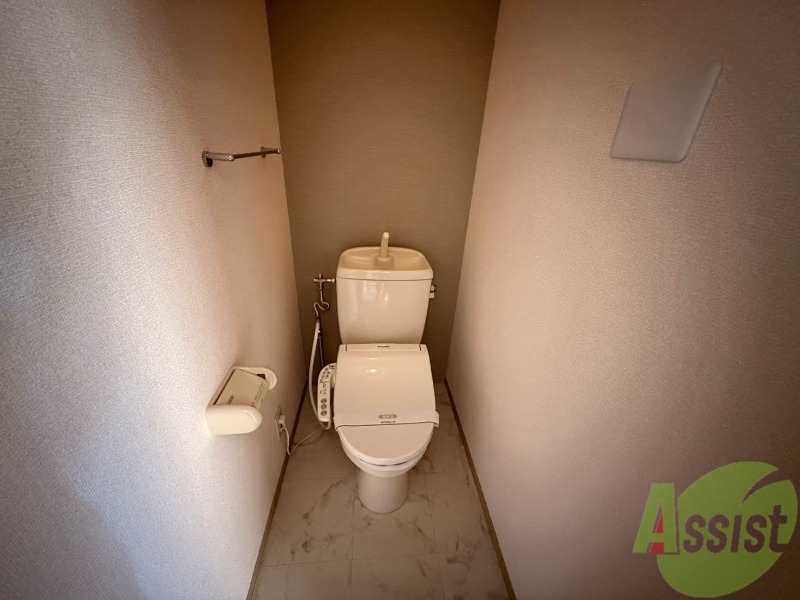 トイレ　トイレはウォシュレット付きです。シャワートイレは嬉しいですね