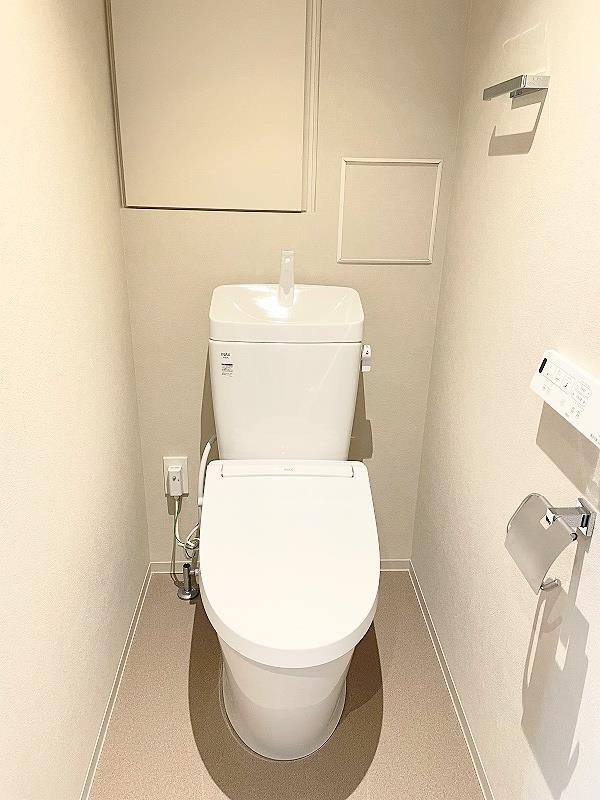 トイレ　温水洗浄暖房便座