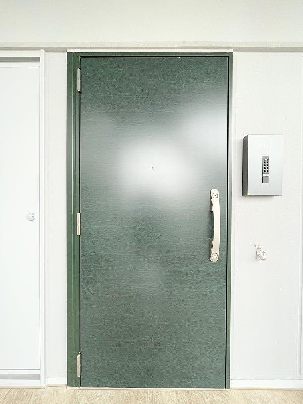 玄関　玄関外側・ダブルロック