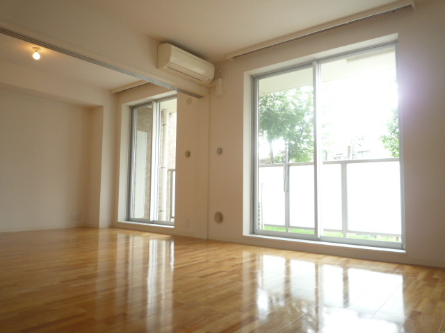 居室・リビング　別部屋参考写真です！