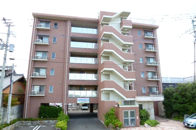 建物外観　外観は落ち着いています