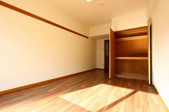 居室・リビング　明るいお部屋です