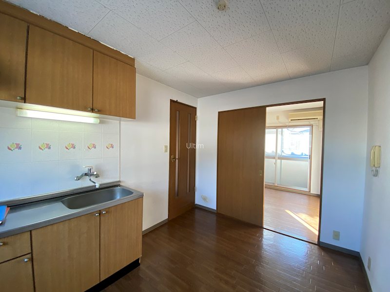 居室・リビング　※別のお部屋のお写真です。御参考までに。