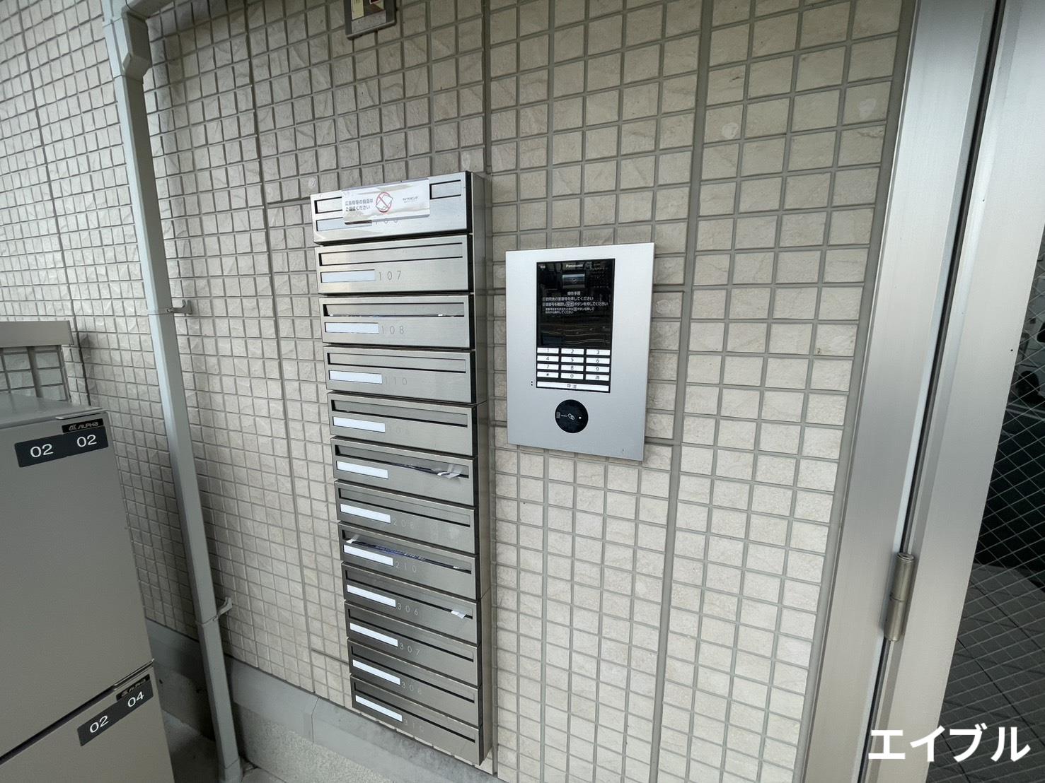 セキュリティ　同じ建物の違うお部屋のお写真です