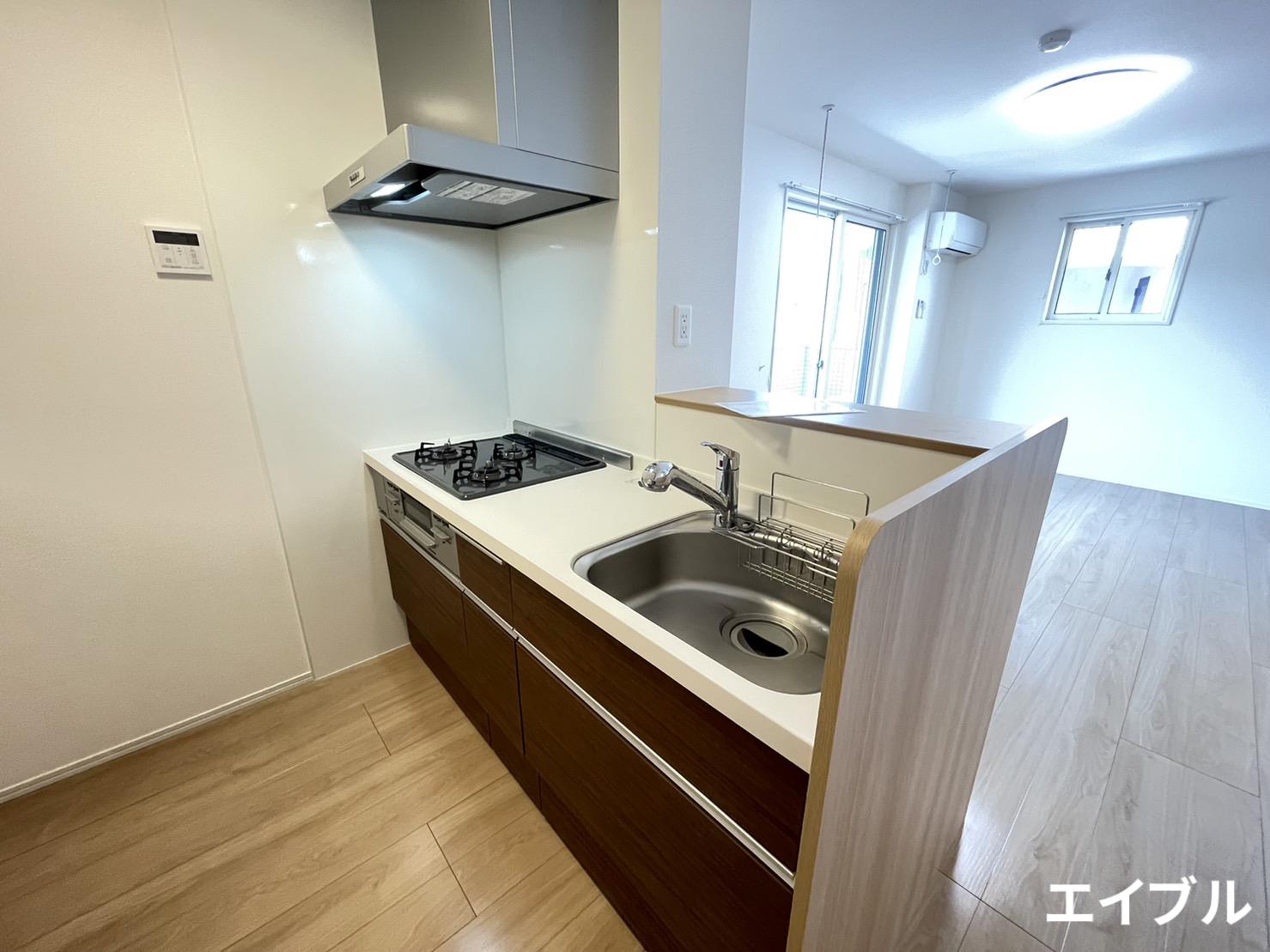 キッチン　同じ建物の違うお部屋のお写真です