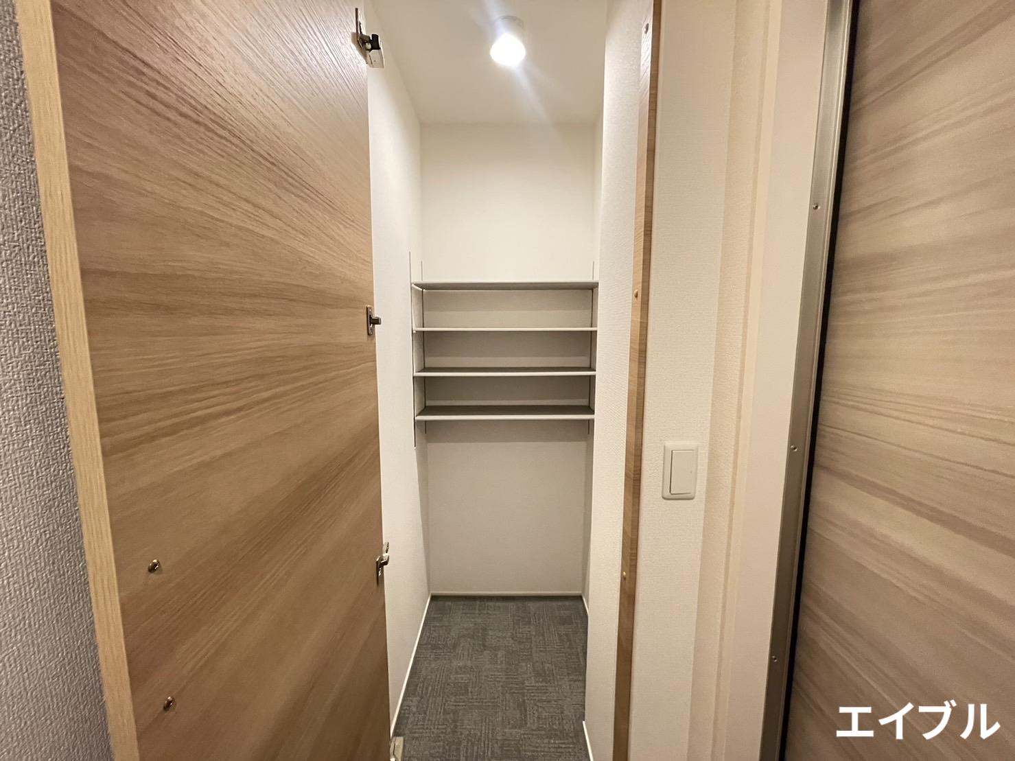 収納　同じ建物の違うお部屋のお写真です