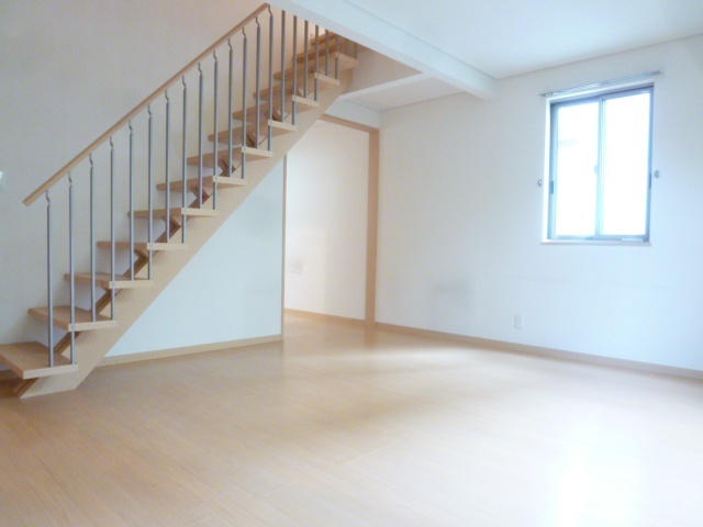 居室・リビング　（別室写真）