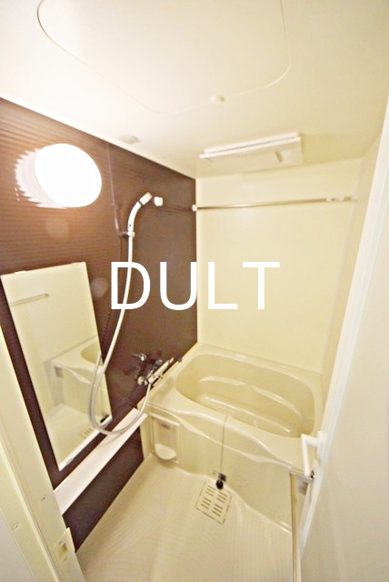バス・シャワールーム　バスルームです。