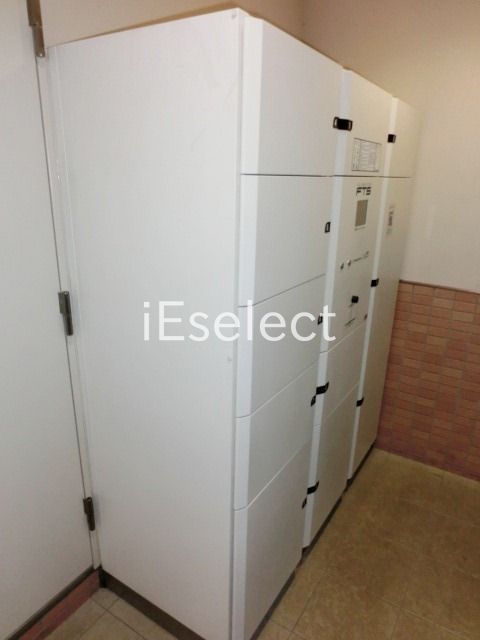 その他共有部分　エントランス脇には宅配ＢＯＸもあります。