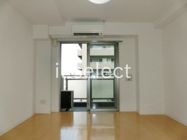 居室・リビング　エアコン完備の洋室７帖