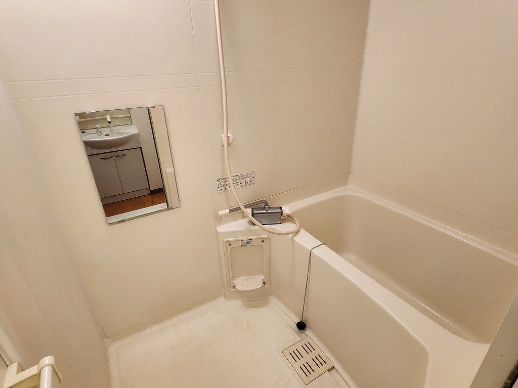 バス・シャワールーム　清潔感のあるバスルーム　浴室乾燥機付