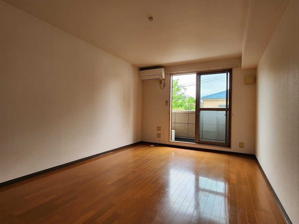 居室・リビング　前面棟なし日当り良好　エアコン完備