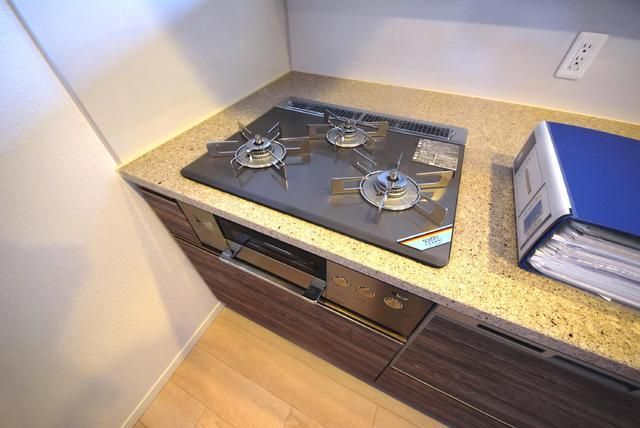 キッチン　★　3口コンロで効率よく料理ができます