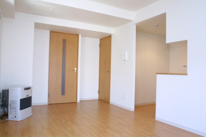 居室・リビング　こちらの居間で趣味の時間をお楽しみください