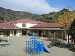 幼稚園・保育園　静岡市立高部中央こども園（幼稚園・保育園）まで922m